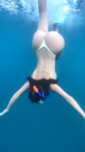 Voluptuous Brunette Demi Rose Shows Her Ass While Diving