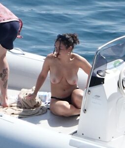 Topless Charli XCX Pictures – Brunette Showing Her Natural Tits on a Boat